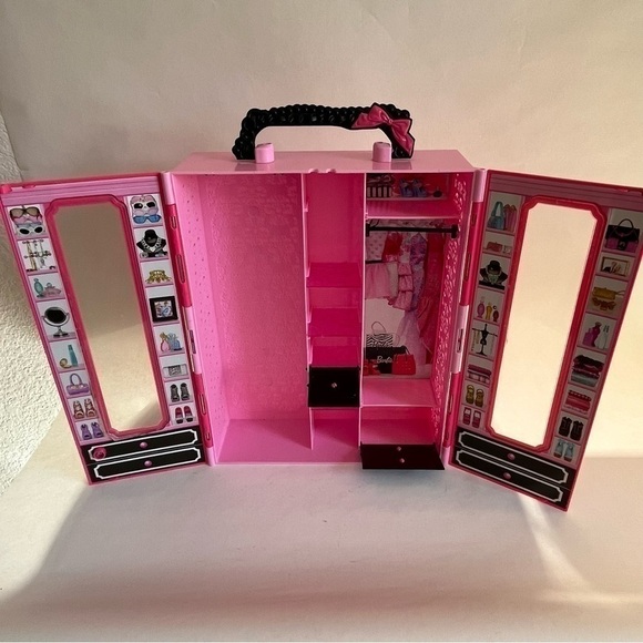 Mattel Barbie Fashion Closet Pink and Black Toy BMB99 - Picture 3 of 4